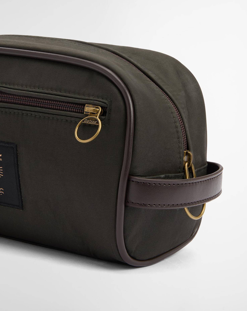 Barbour Wax Hanging Washbag - Olive/Beacon