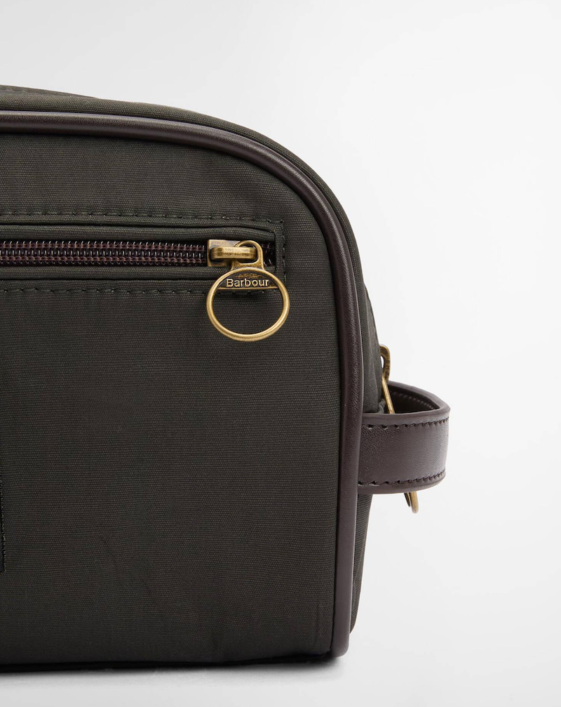 Barbour Wax Hanging Washbag - Olive/Beacon