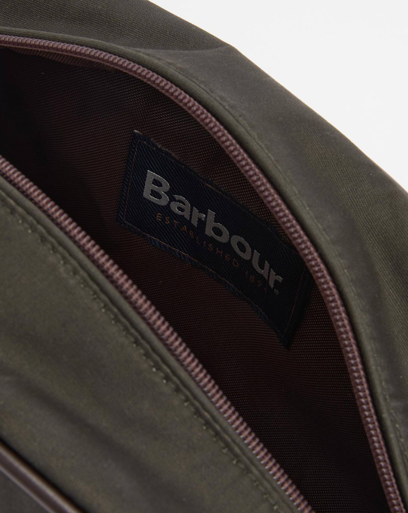 Barbour Wax Hanging Washbag - Olive/Beacon
