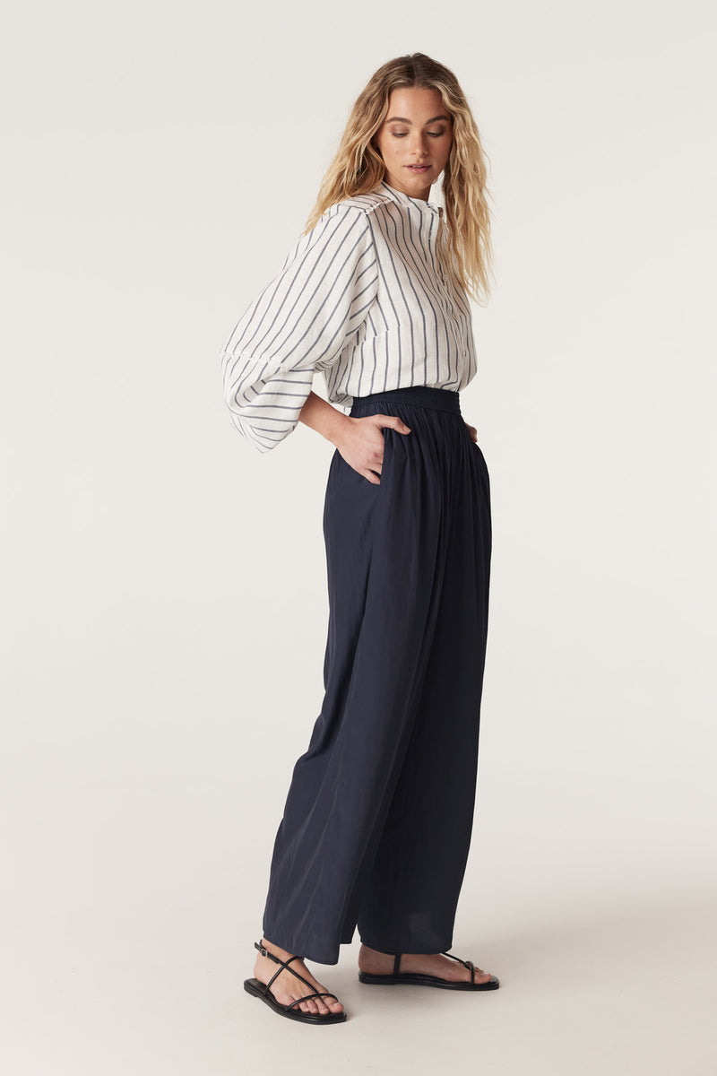 CABLE AVONDALE LINEN BLOUSE - NAVY STRIPE