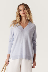 CABLE COTTON CASHMERE V NECK JUMPER - PALE BLUE