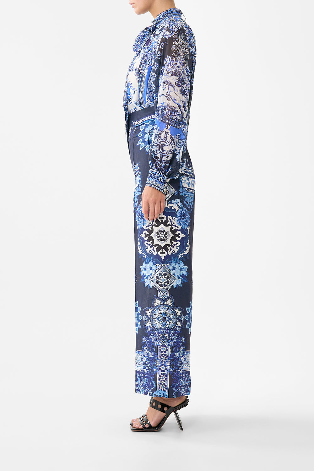 Camilla Detachable Pussy Bow Raglan Blouse - A Tiled Wonderland