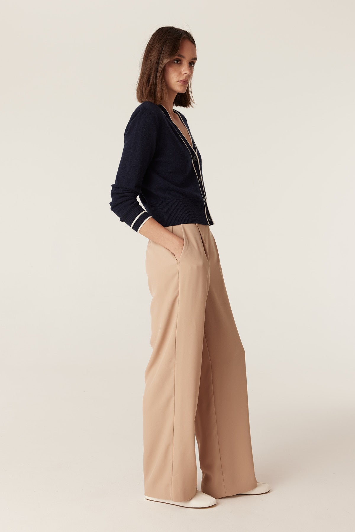 Cable Cashwool Contrast V Cardigan – Navy