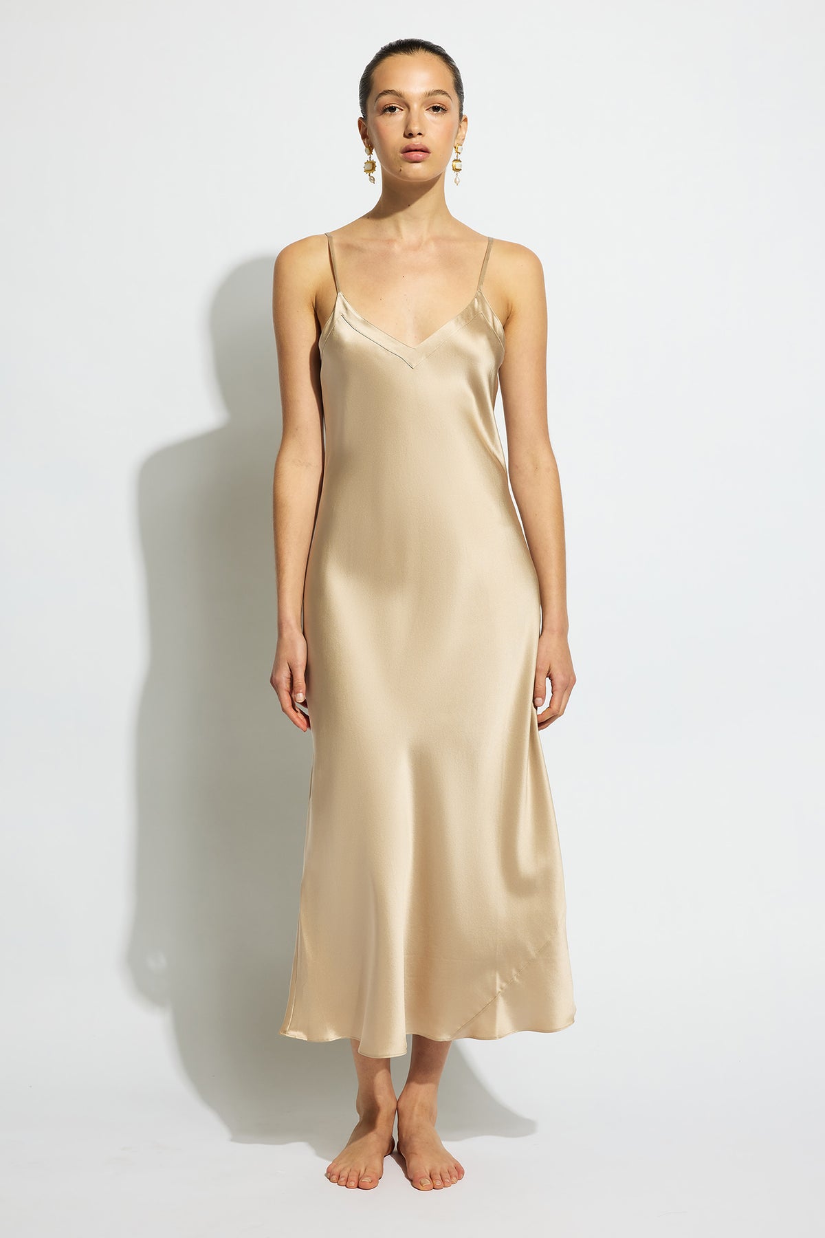 Ginia Silk Long Night V Neck - Mink