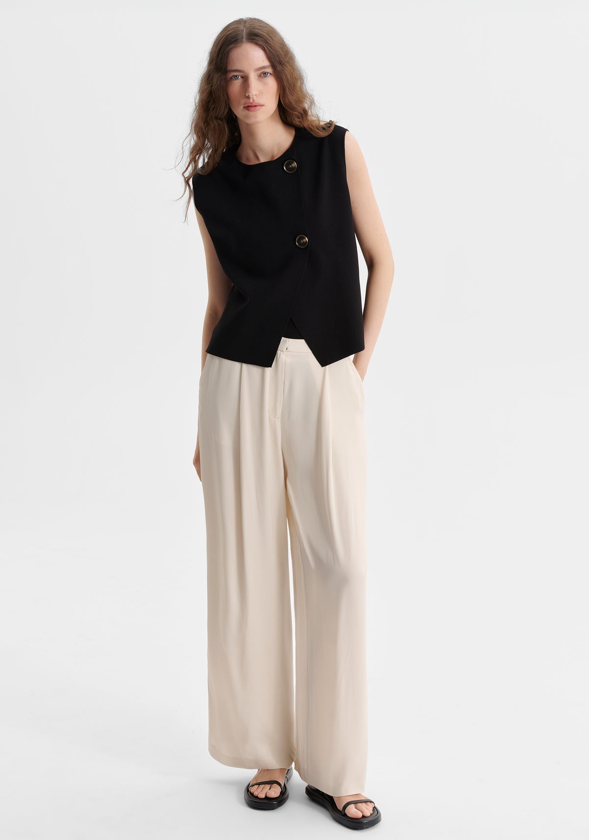 Morrison Bennett Knit Vest - Black