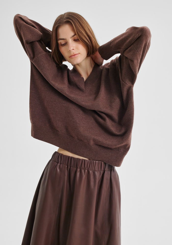 Morrison Payton V-Neck Merino Knit Pullover - Nutmeg