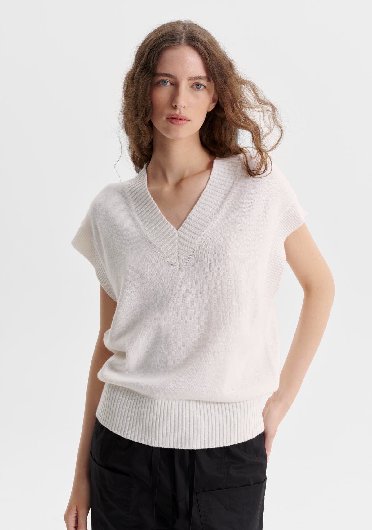 Morrison Winston Knit Vest - Snow