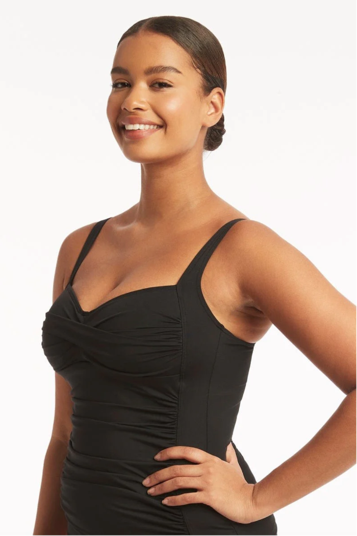 Sea Level Essentials Twist Front Multifit Singlet Top - Black