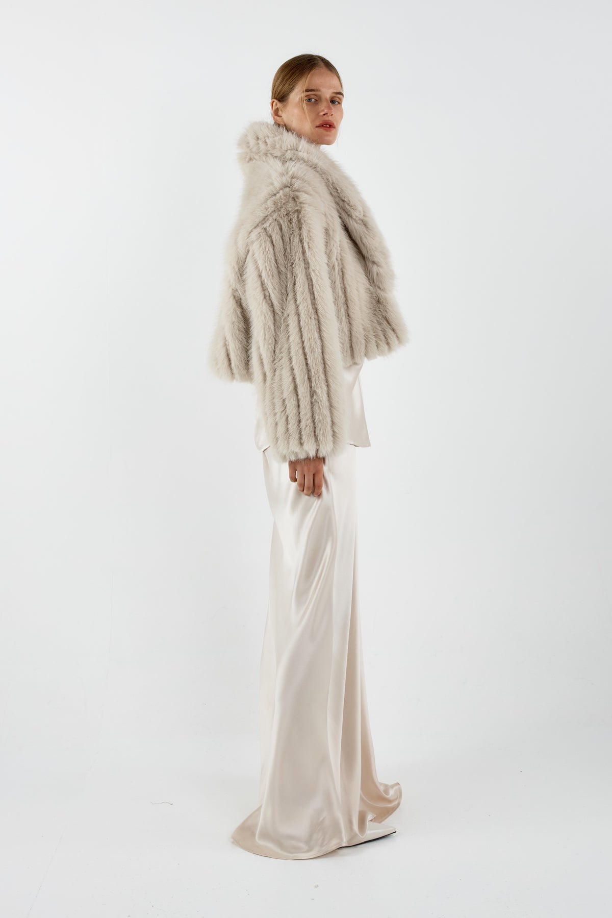 Sofia Irina Giselle Cropped Coat – Cream